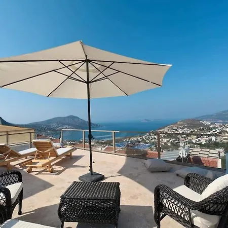 Holiday home Central Triplex With Pool & Partial Sea View *