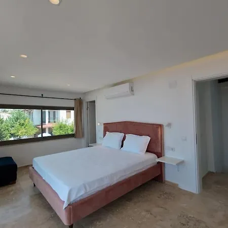 Holiday home Central Triplex With Pool & Partial Sea View *